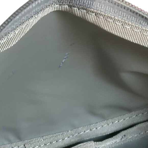 Briggs & Riley Snap On Luggage Toiletry Bag - Picture 5 of 8